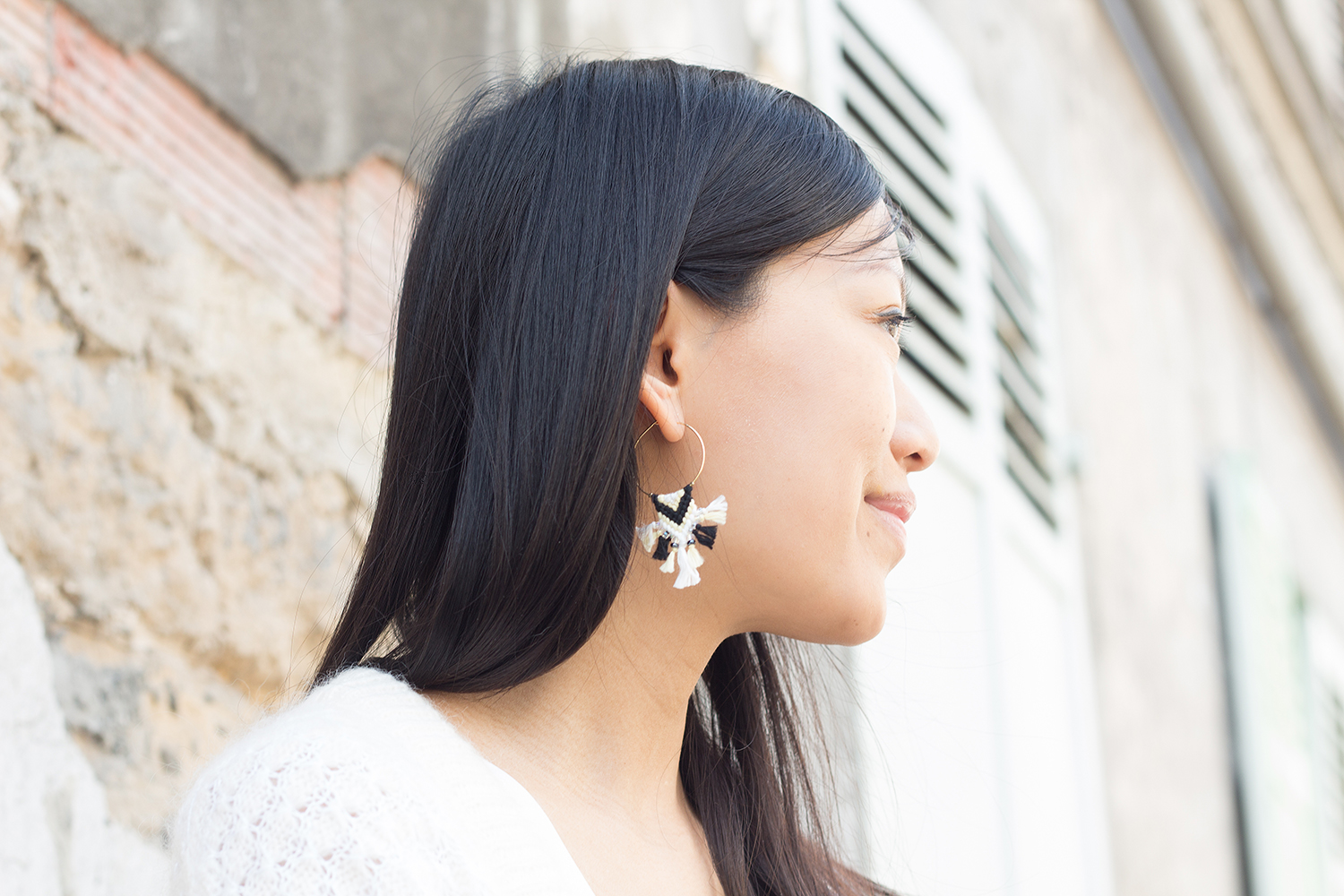 Petite and So What - black and white look - blog mode petite - boucles d'oreilles Nayquach