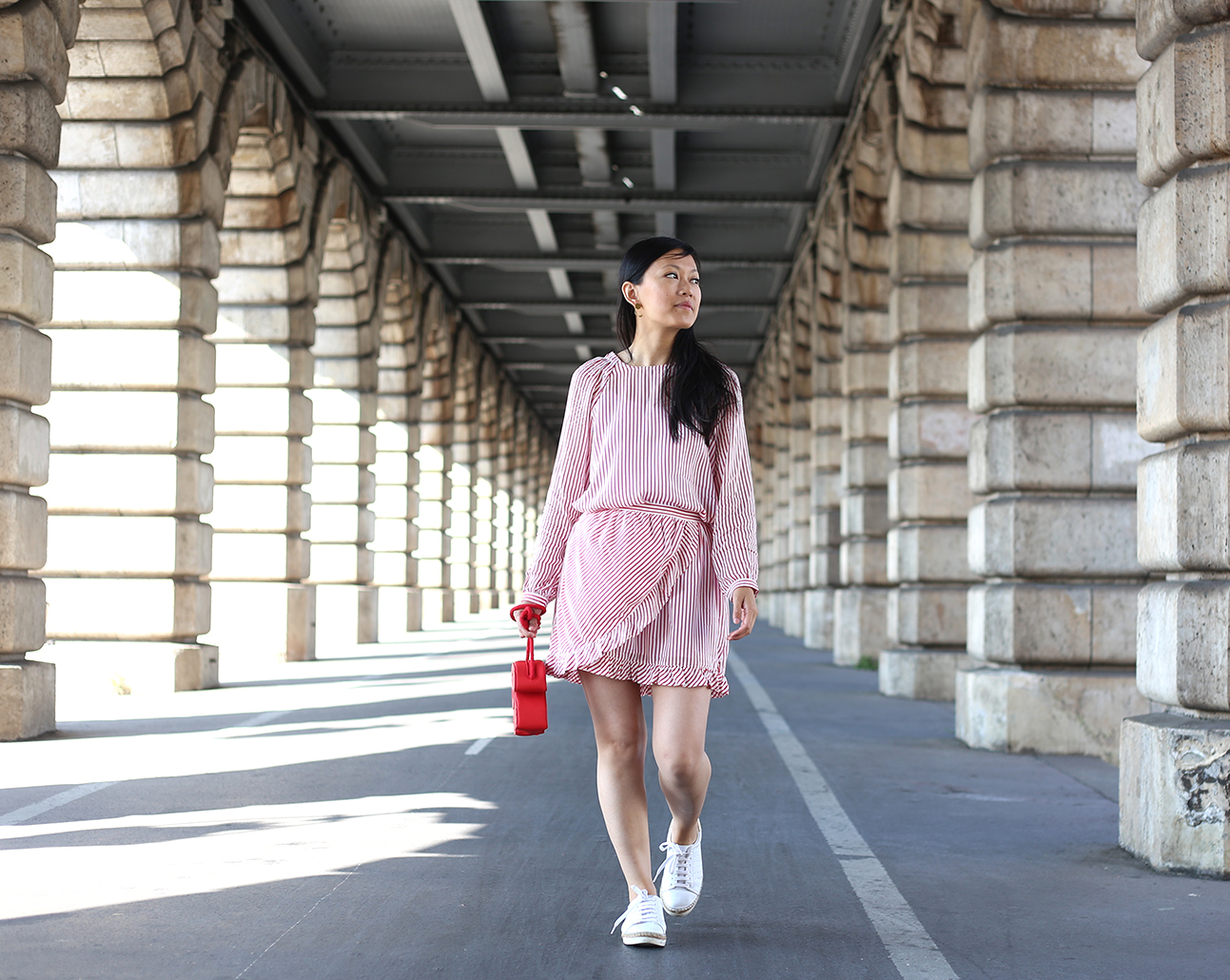 petite-and-so-what-look-mode-femme-petite-taille-ensemble-raye-rouge-blanc-massimo-dutti-kids